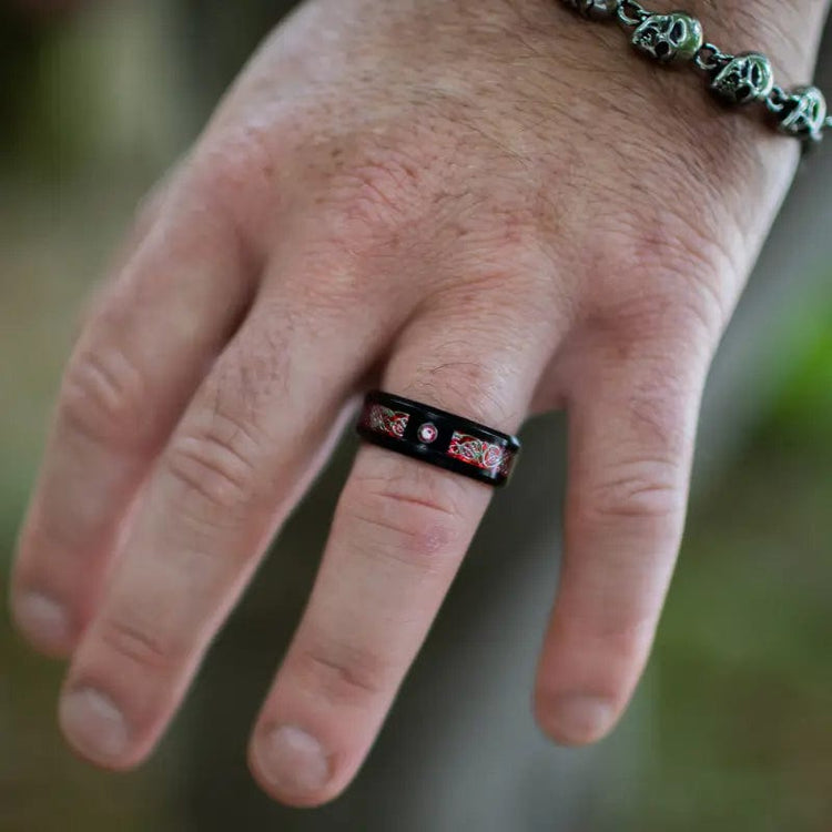 Anello di Jarl \"Sangue di Valhalla\" in tungsteno Anello di Jarl \"Sangue di Valhalla\" in tungsteno