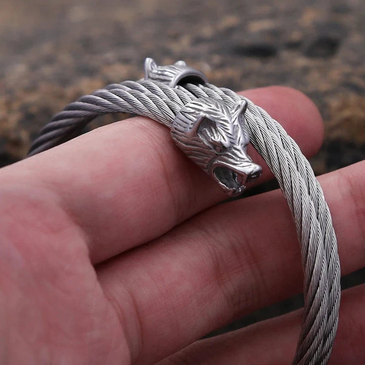 Bracciale vichingo \"Catene rotte\" Bracciale vichingo \"Catene rotte\"