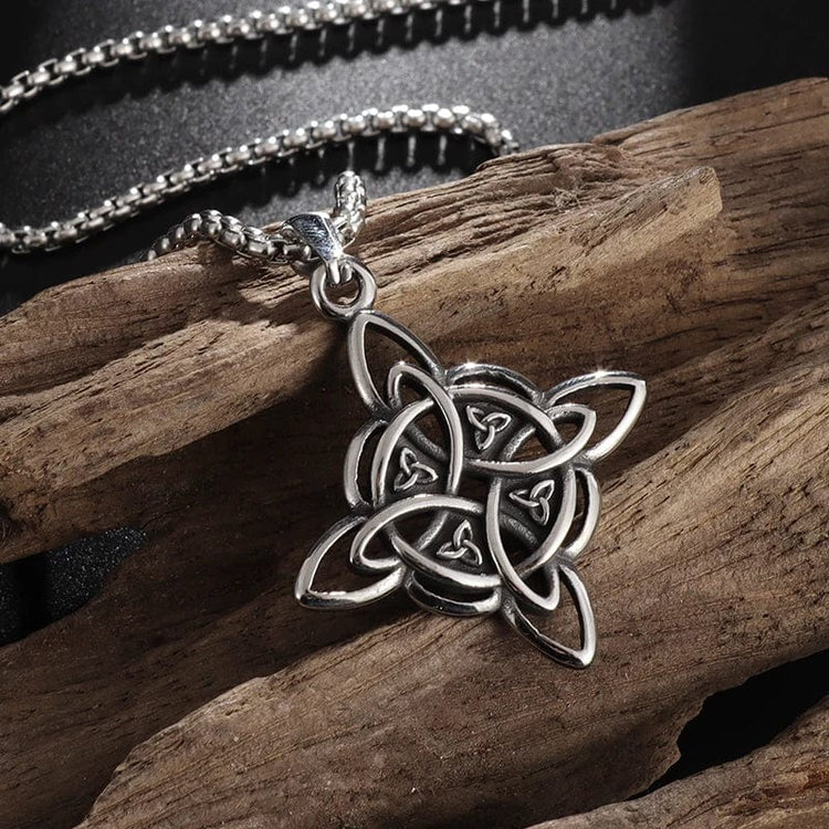 Collana \"Vita eterna\" Nodo celtico della trinità Collana \"Vita eterna\" Nodo celtico della trinità