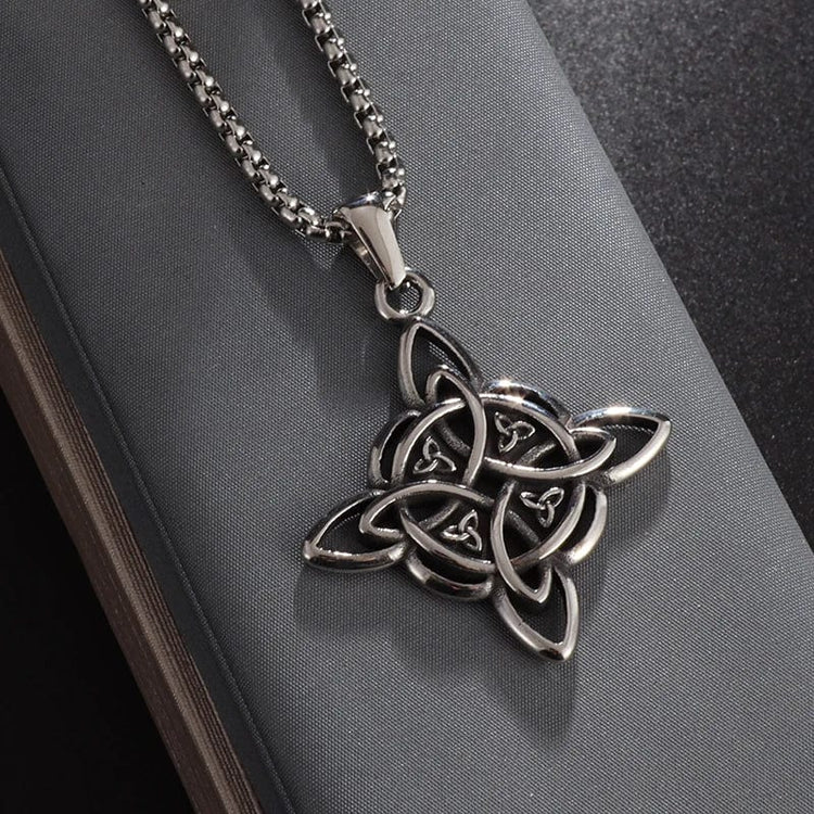 Collana \"Vita eterna\" Nodo celtico della trinità Collana \"Vita eterna\" Nodo celtico della trinità