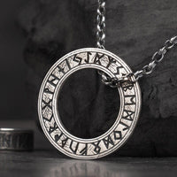 Collana vichinga d'argento 925 - Cerchio runico Collana vichinga d'argento 925 - Cerchio runico