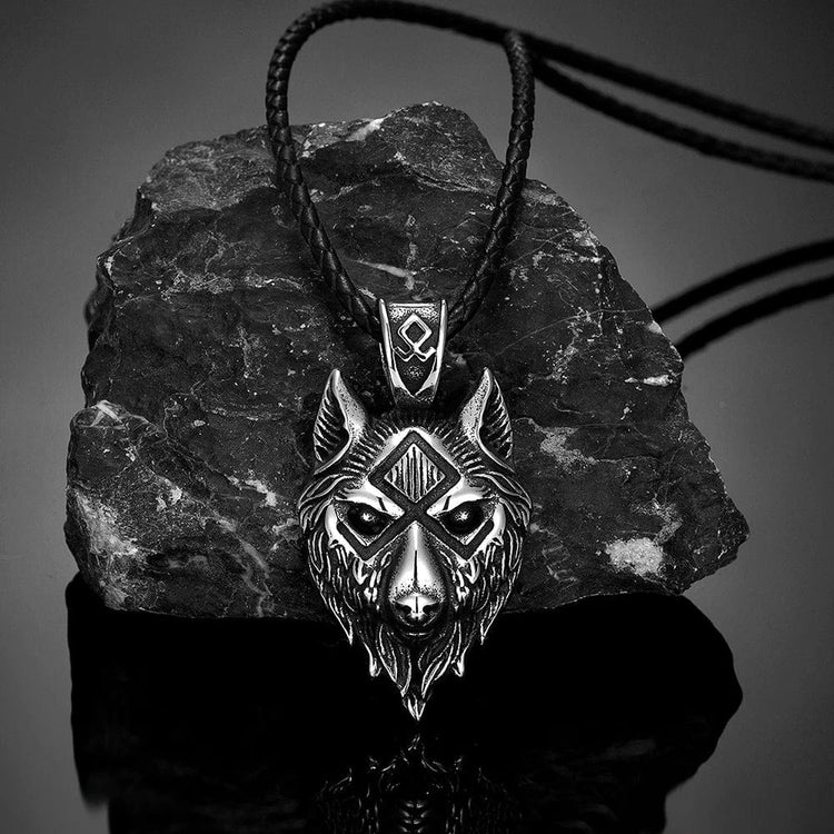Collana con testa di lupo vichingo - Fenrir Collana con testa di lupo vichingo - Fenrir