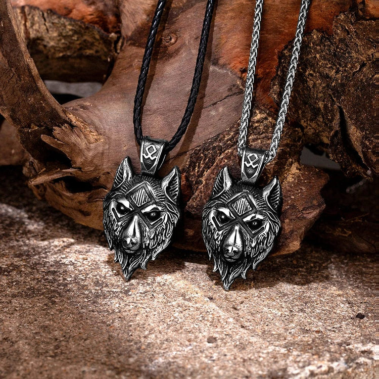 Collana con testa di lupo vichingo - Fenrir Collana con testa di lupo vichingo - Fenrir