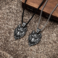 Collana con testa di lupo vichingo - Fenrir Collana con testa di lupo vichingo - Fenrir