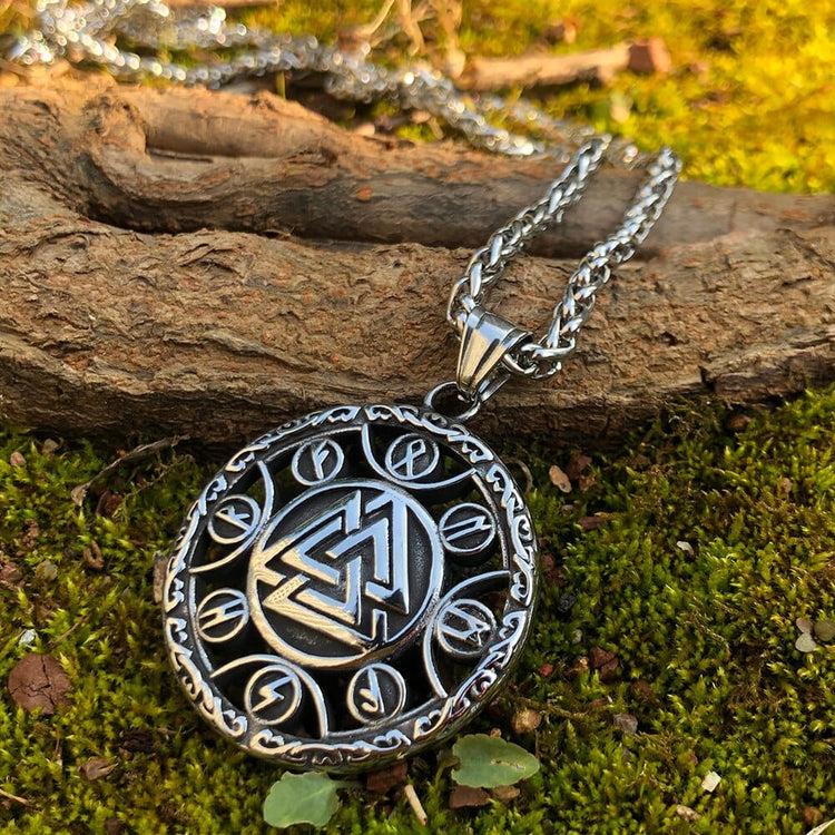 Collana runica Valknut Collana runica Valknut