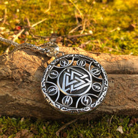 Collana runica Valknut Collana runica Valknut