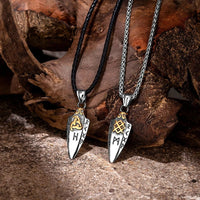 Collana con lancia runica