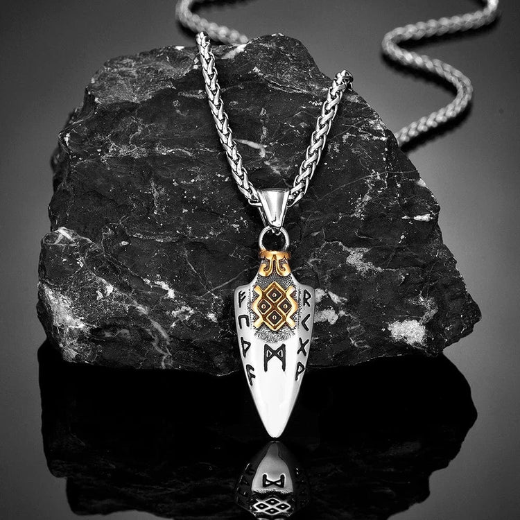 Collana con lancia runica