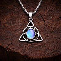 Collana Triquetra \"Talismano di Femminilità\" con pietra di luna