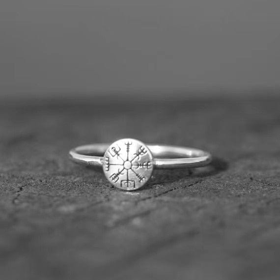 Anello guerriero Vegvisir con scudo