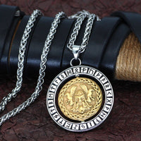 Collana del viso di Odino accompagnata dai suoi 2 corvi